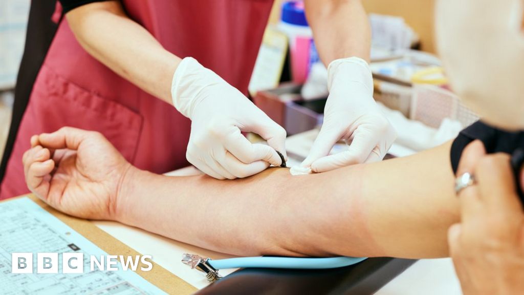 US to make it easier for gay men to donate blood